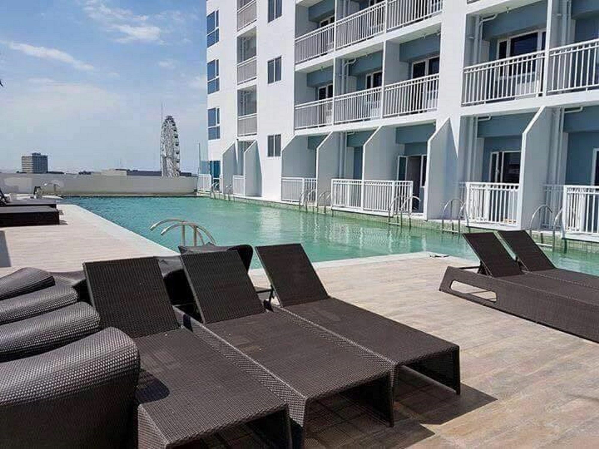 Seabreeze Residences At Breeze Residences باساي المظهر الخارجي الصورة